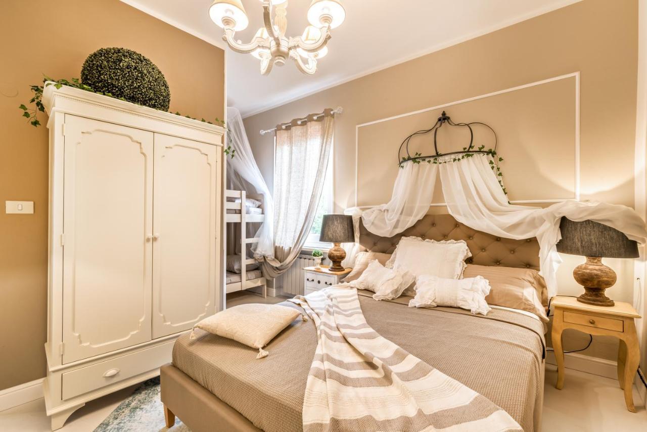 Moulin Rouge Lerici Apartment Exterior photo